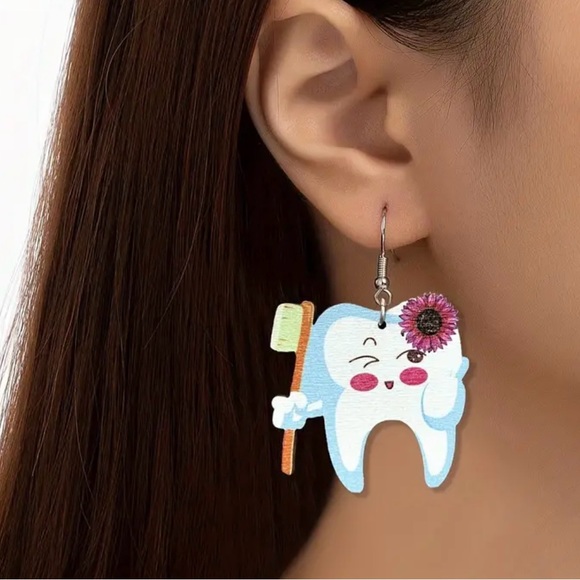 NWT Funny Cute wooden Tooth Design Dangle Earrings - Picture 2 of 2